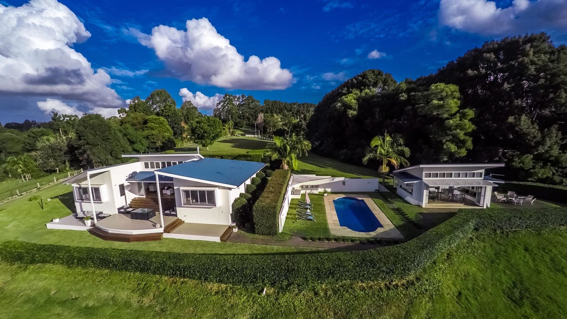 Byrons Brae – luxury hinterland estate with pool