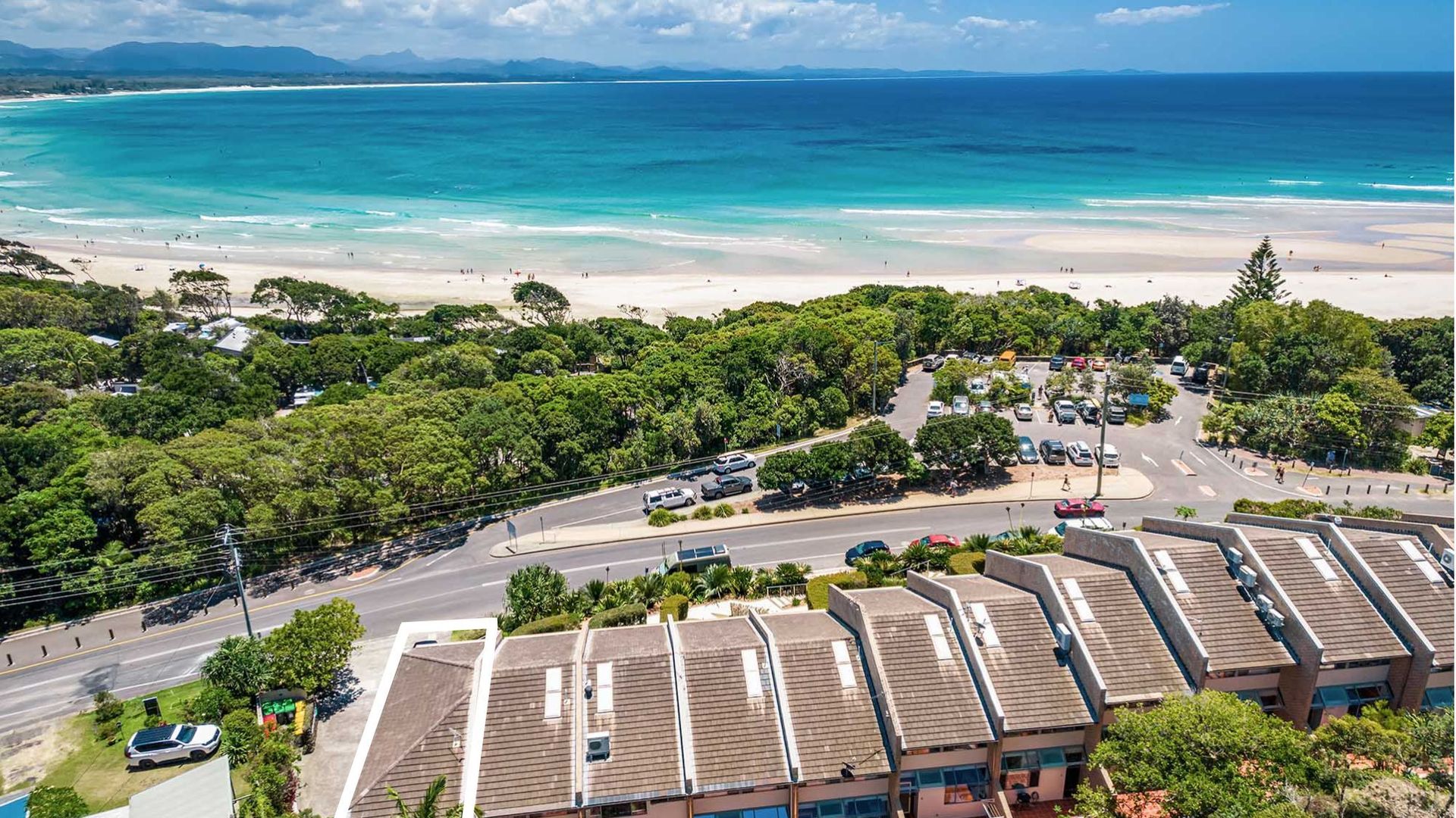 1 James Cook Apartments – opposite Clarkes Beach
