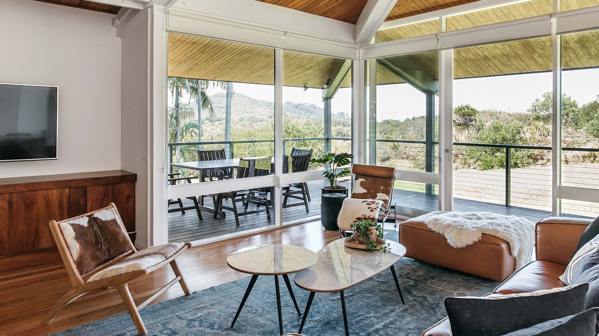 Cape Breeze – 5 BR home with headland views