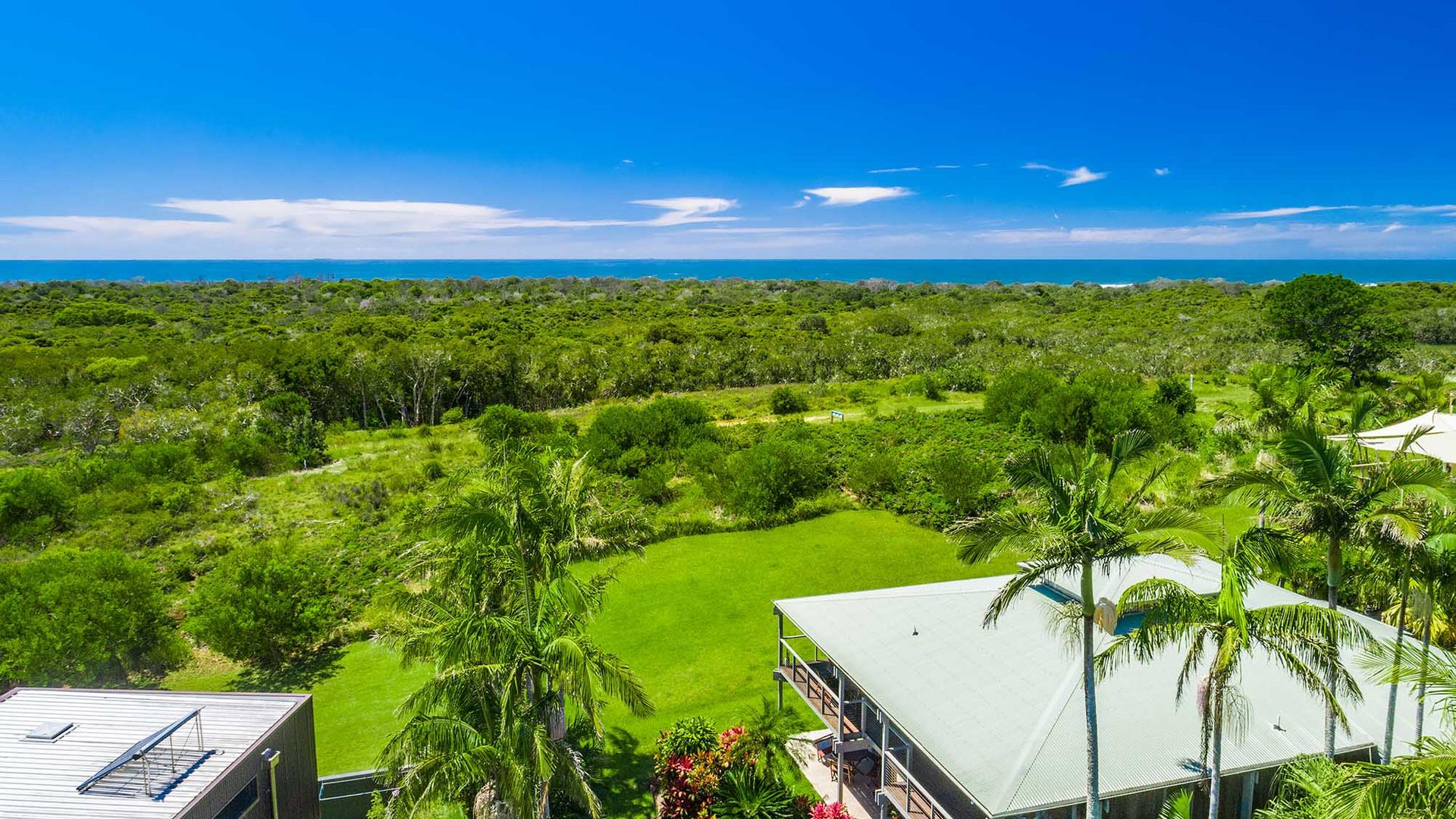 Cape Breeze – 5 BR home with headland views