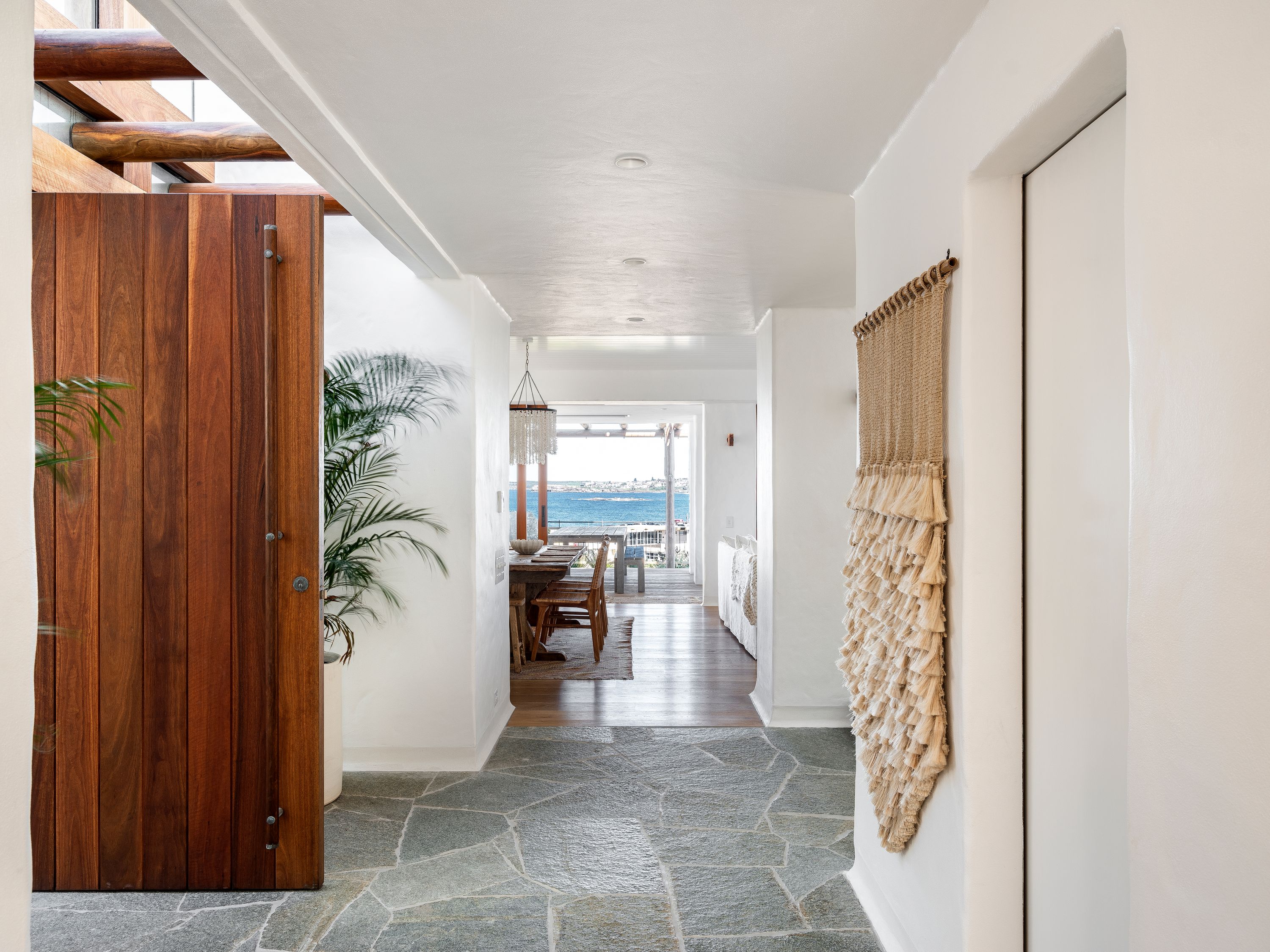 Clovelly Beachfront | Contemporary Hotels