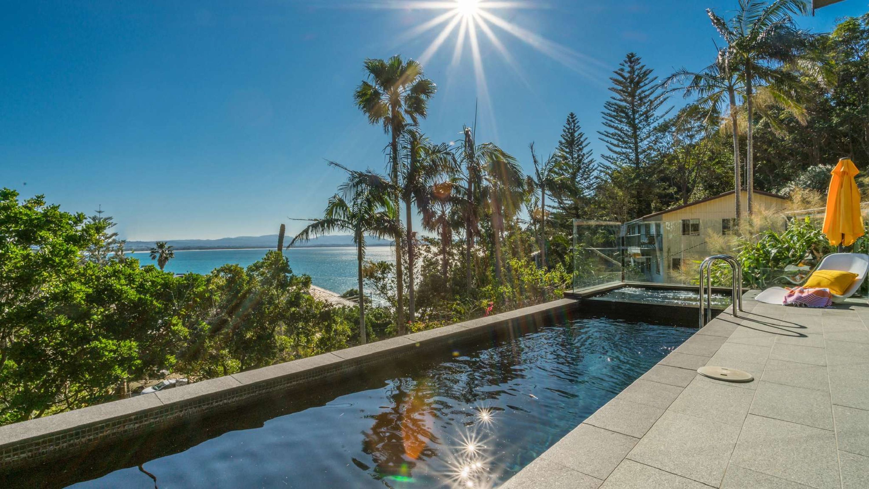 Byron Bay Villa | Contemporary Hotels