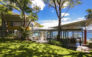 THE GLASS HOUSE