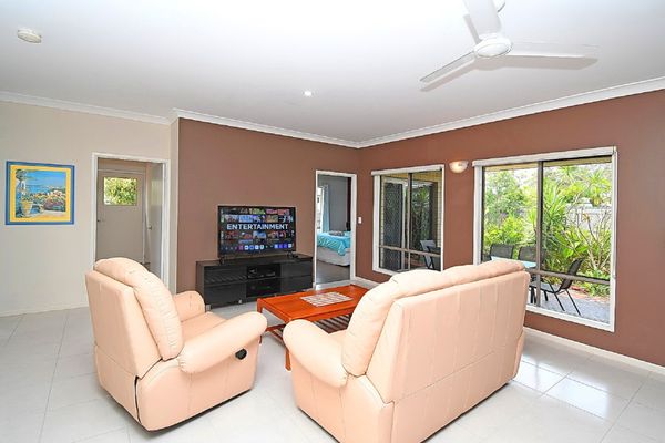 Experience the perfect blend of indoor and outdoor living in our living room with a veranda—a seamless connection between comfort and nature. Stylish furnishings and a cozy ambiance extend to the veranda, creating a space where relaxation and outdoor enjo