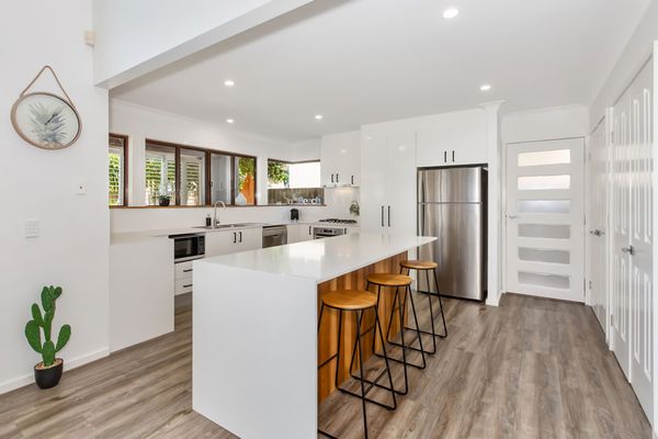 Coastal Soul –  Pet Friendly, Family Entertainer with Pool