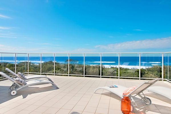 1328 Luxury Beachfront Penthouse with Heated Rooftop Jacuzzi