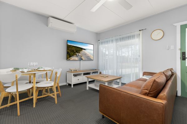 Wal120 – Wanderer by Experience Jervis Bay