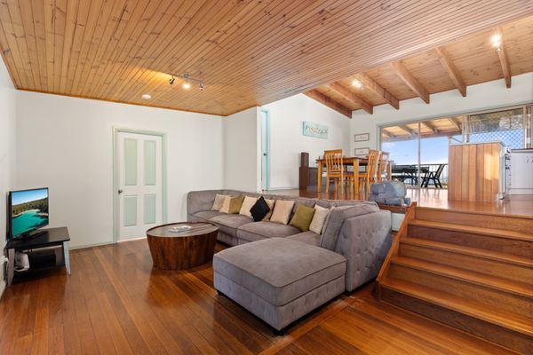 Tul10 – Absolute Blue by Experience Jervis Bay