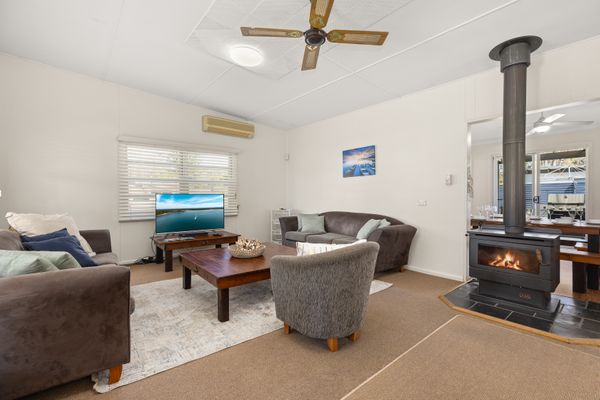 Bur63 – Huskisson Delight! by Experience Jervis Bay