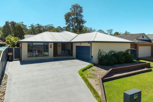 Tur34 – Topsy Turvey by Experience Jervis Bay