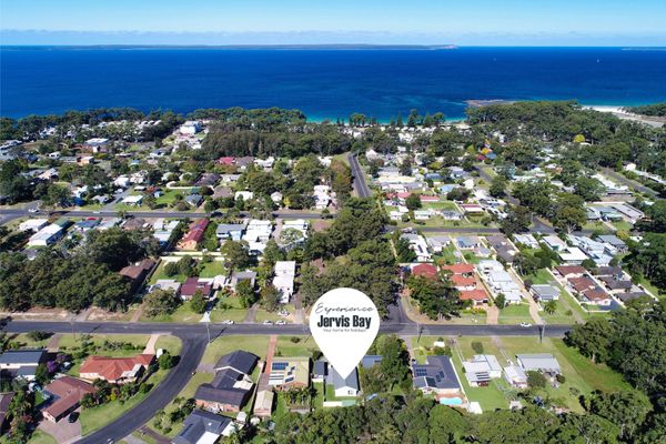 Cur61 – Shellys by Experience Jervis Bay
