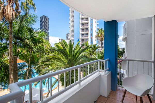 Bel Air Modern 1 Bedroom Apartment