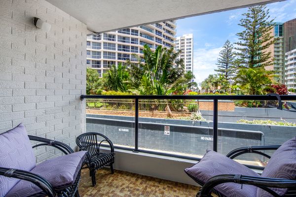 Beautifully Renovated Two Bedroom Apartment