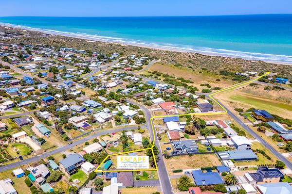 Hazel Hut  -12 Hazel Street, Goolwa Beach