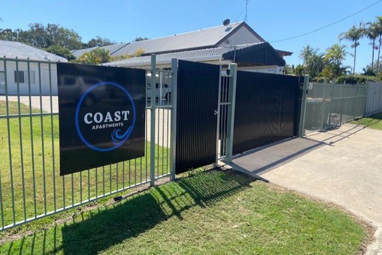 Coast Spacious Two Bedroom 1 Bathroom Apartment