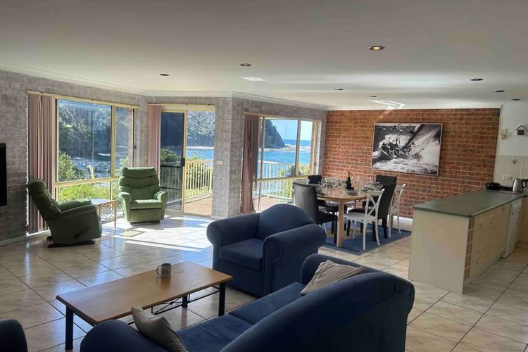 Grand Spindrift – Entire Waterfront House