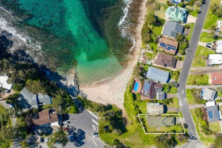 Grand Spindrift – Entire Waterfront House