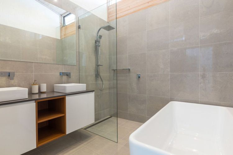 Main Bathroom