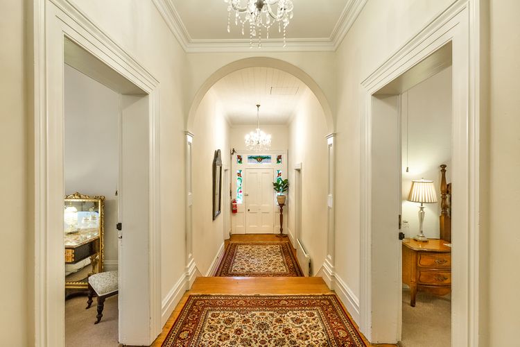 The Graces, Beechworth – Hydrangea – Queen Room