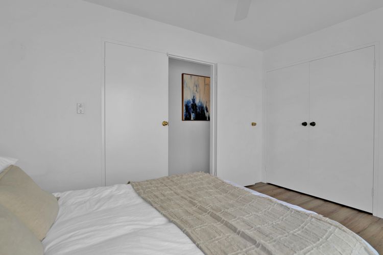 Bedroom - Queen Bed