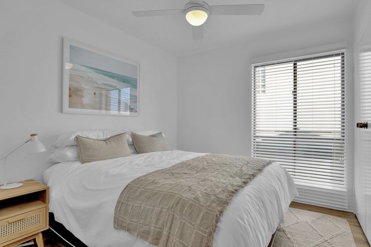 Bedroom - Queen Bed