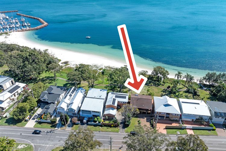 LUNA – Absolute Beachfront