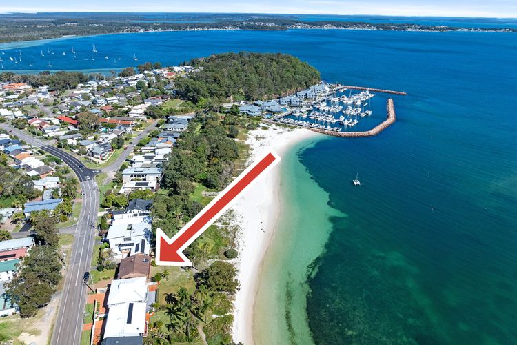 LUNA – Absolute Beachfront