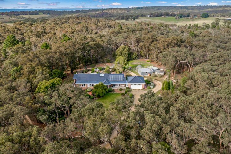 Bells Beach Acreage and Tranquility