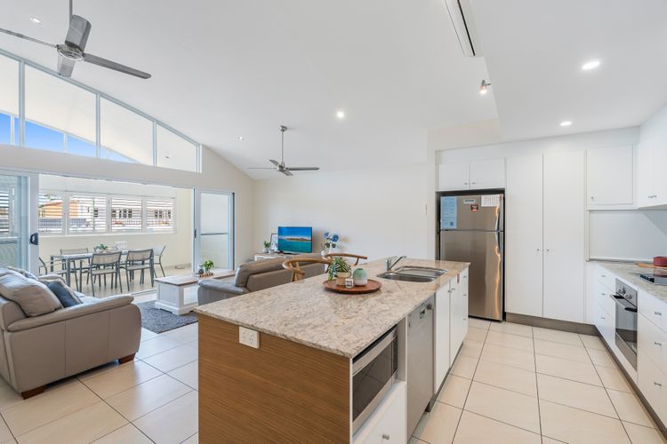 Malibu Apartments Unit 1 – 5 Oak Street