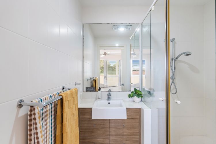 Malibu Apartments Unit 1 – 5 Oak Street