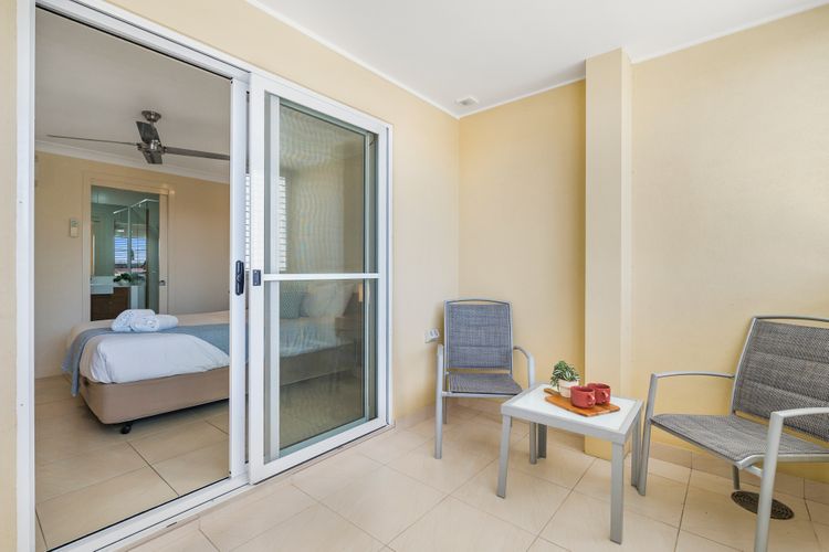 Malibu Apartments Unit 1 – 5 Oak Street