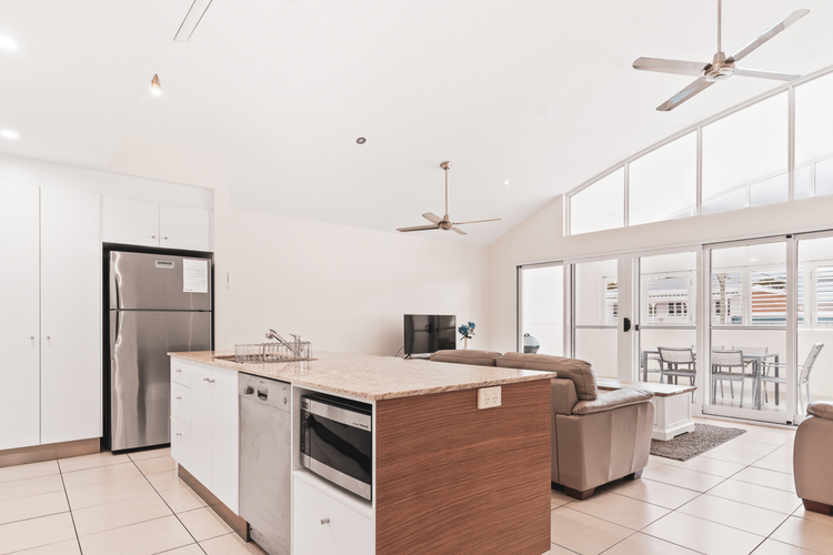 Malibu Apartments Unit 2 – 5 Oak Street