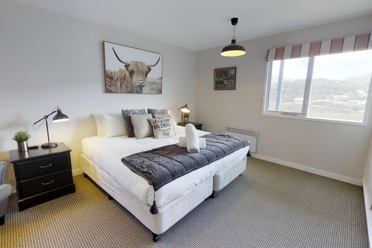 Lodge Chalet (Sleeps 6)