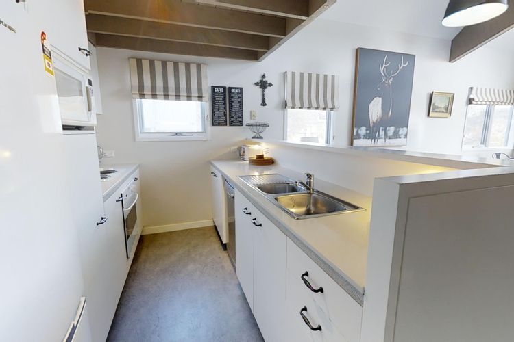 Lodge Chalet (Sleeps 6)