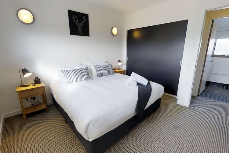 Studio Loft (Sleeps 2)