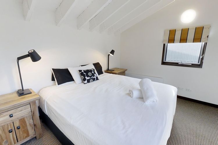 Studio Loft (Sleeps 2)