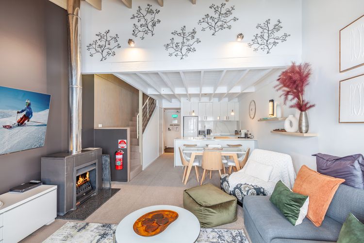 Studio Loft (Sleeps 2)