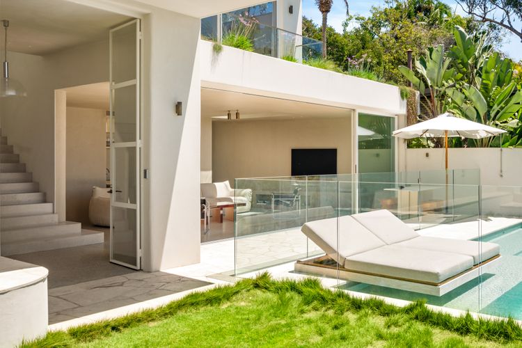 VILLA BLANCA