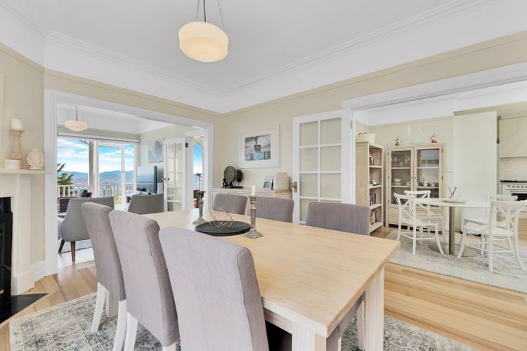 Glorious Views –  beautiful 1925 heritage house