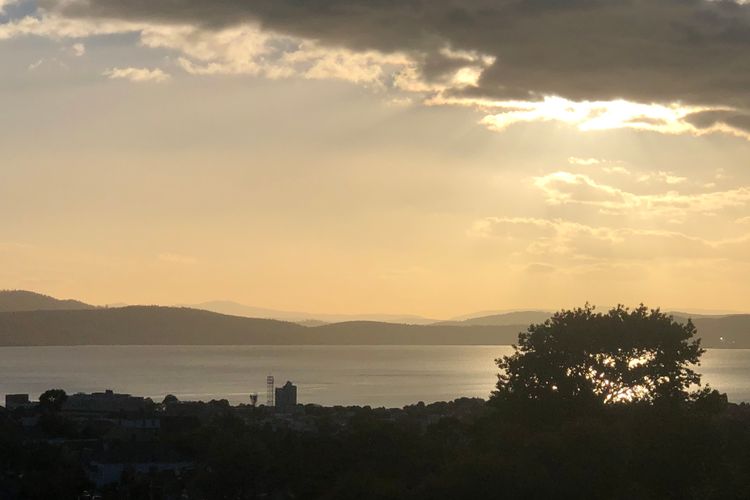 Glorious Views –  beautiful 1925 heritage house