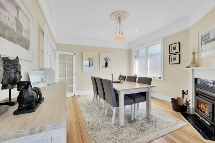 Glorious Views –  beautiful 1925 heritage house
