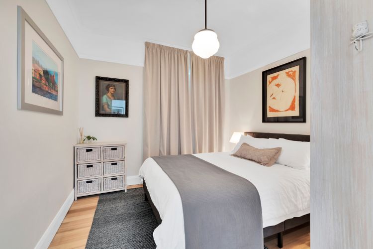 Glorious Views –  beautiful 1925 heritage house