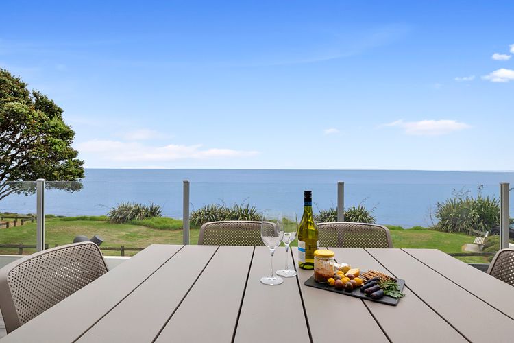 BEACHFRONT BREEZE