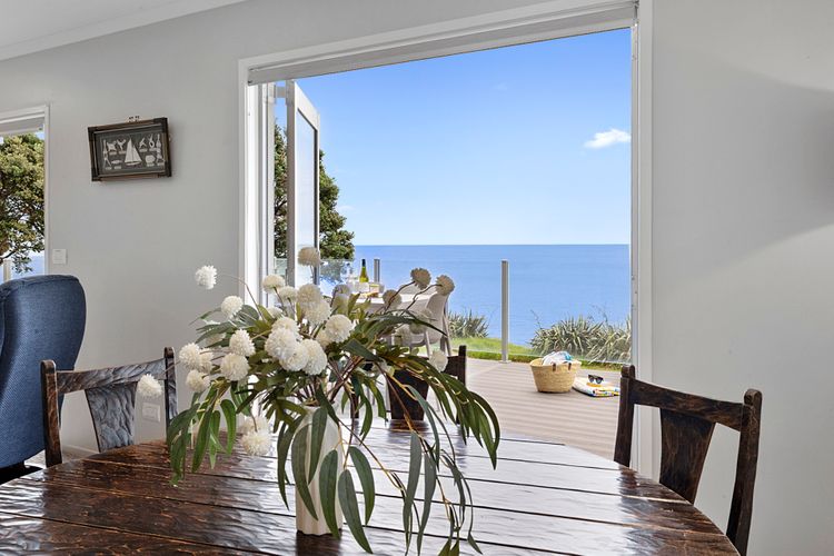 BEACHFRONT BREEZE