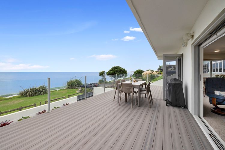 BEACHFRONT BREEZE