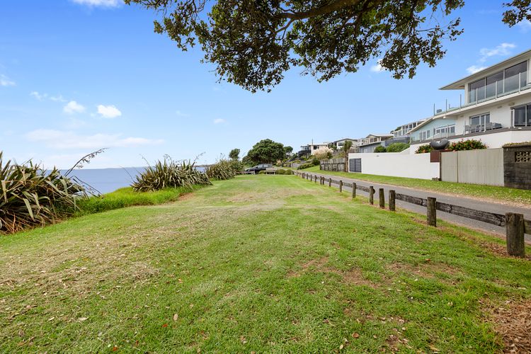 BEACHFRONT BREEZE