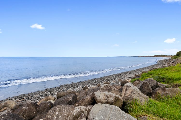 BEACHFRONT BREEZE