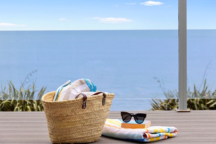 BEACHFRONT BREEZE