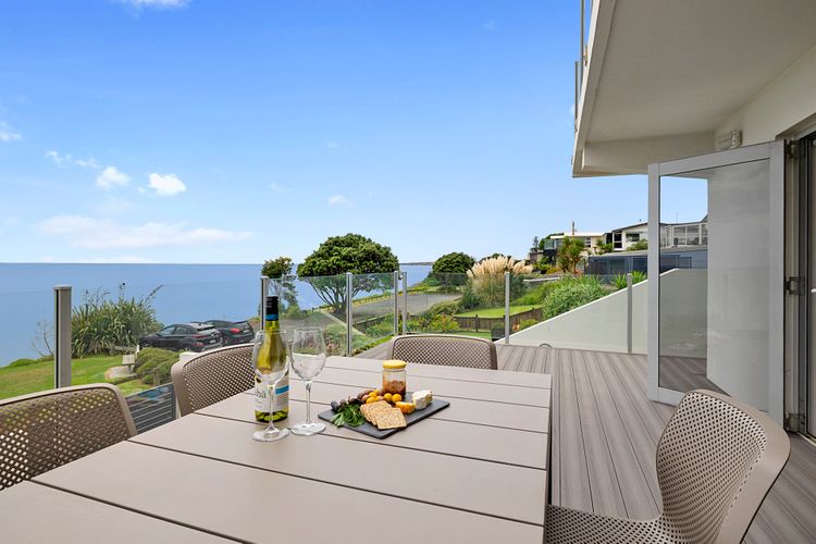 BEACHFRONT BREEZE