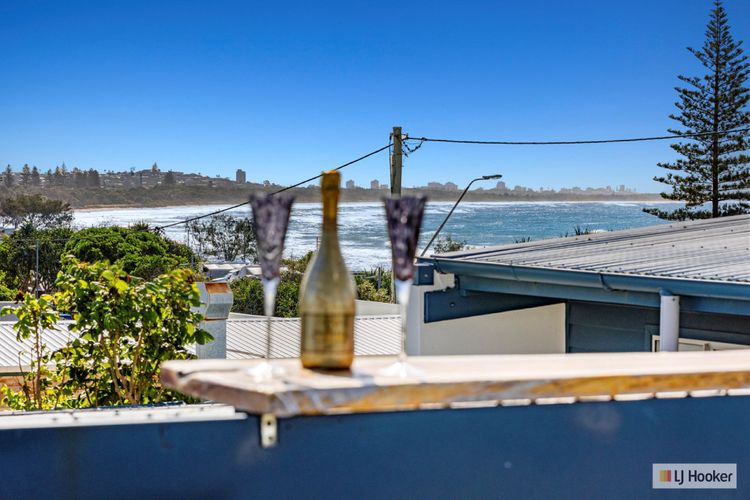 Luxe on the Beach – Coastal Elegance with Rooftop